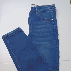 Nicole Miller - SoHo High Rise - Skinny Jeans (Size 14)